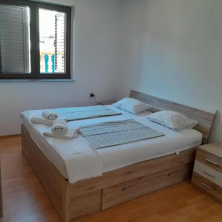Apartment Dora